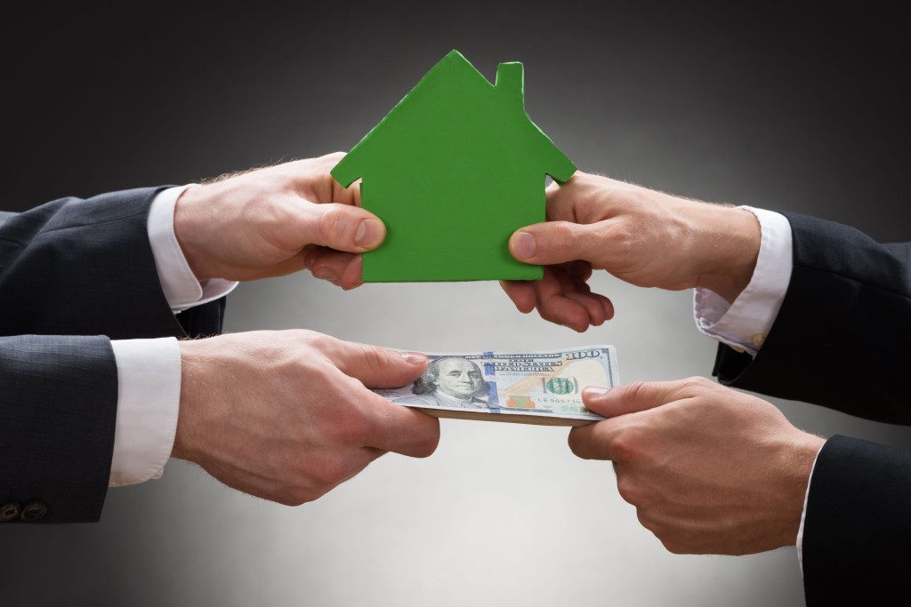Продажа квартиры в ипотеку: риски продавца