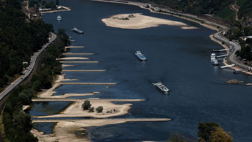 Фото - Река Рейн в Нидерландах рекордно обмелела